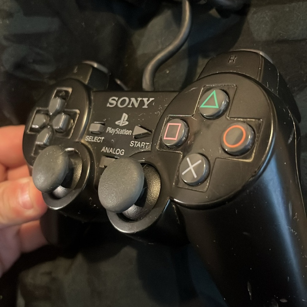 PS2- Controllers - Picture 5 of 6